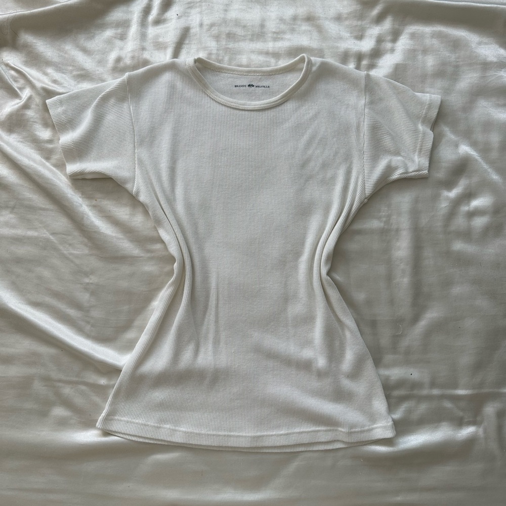 ❌SOLD❌nwot brandy melville top